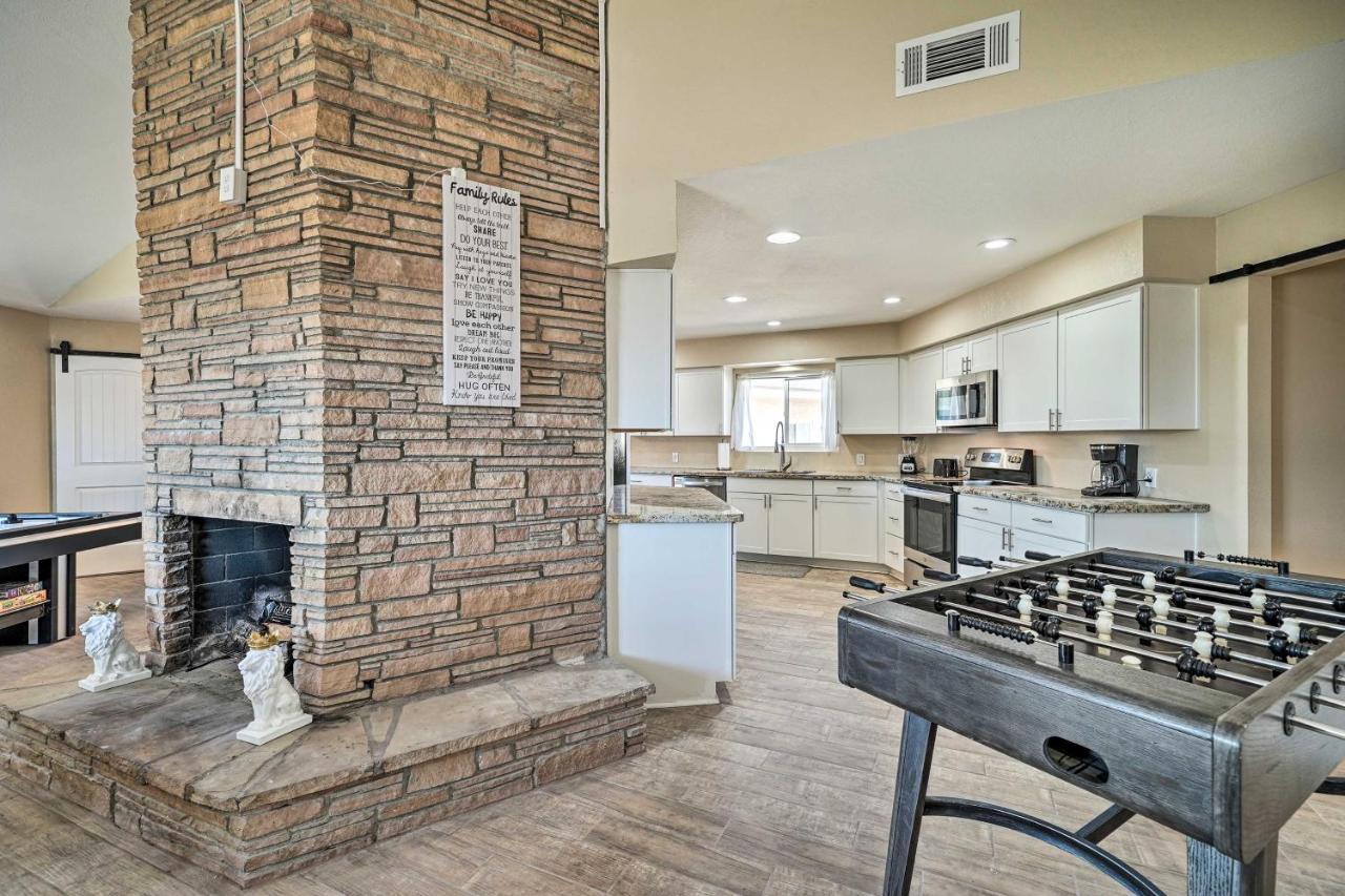 Lake Havasu Family Retreat With Patio And Game Room เลคฮาวาซูซิตี้ ภายนอก รูปภาพ