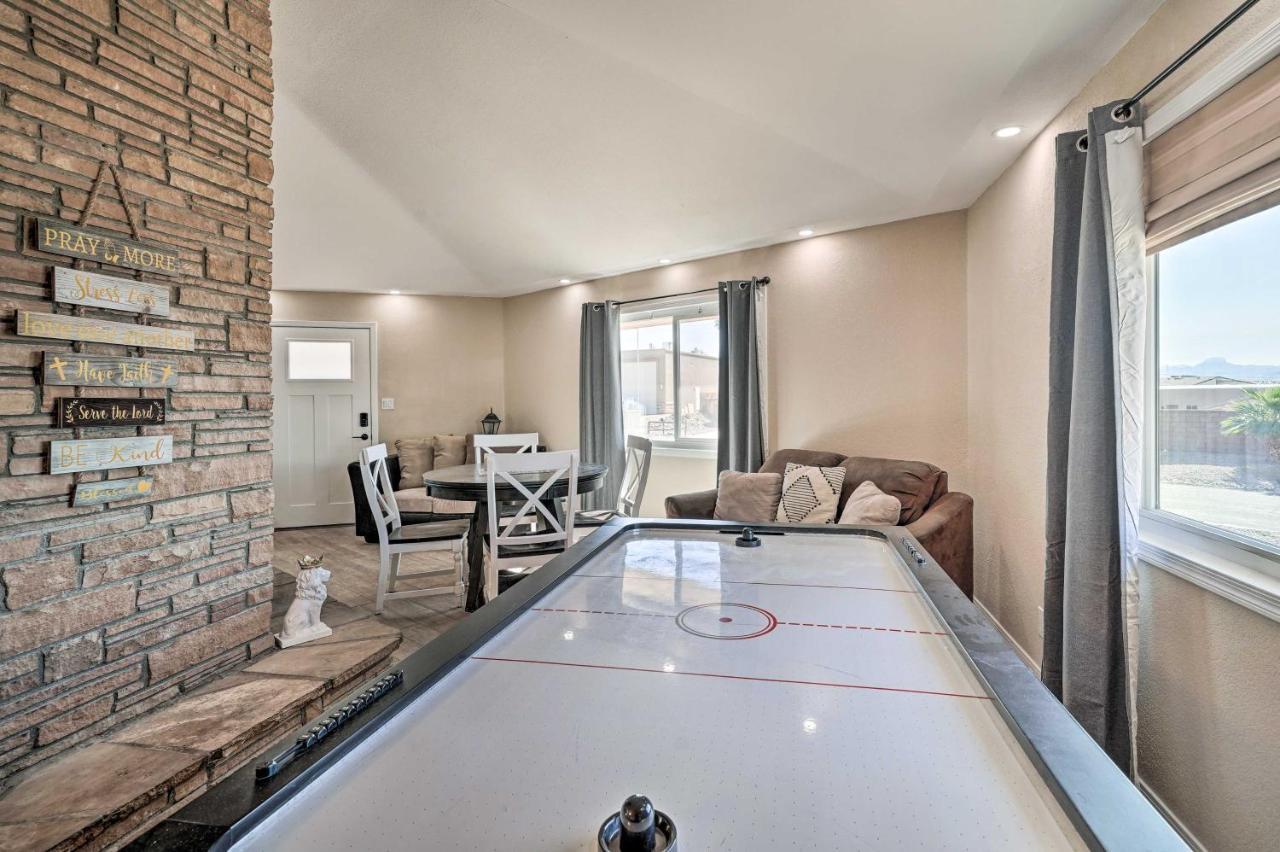 Lake Havasu Family Retreat With Patio And Game Room เลคฮาวาซูซิตี้ ภายนอก รูปภาพ