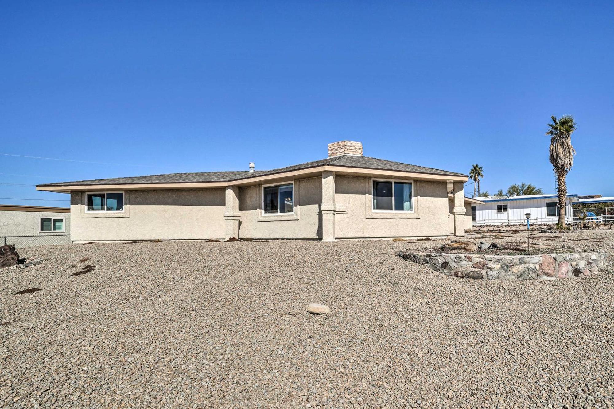 Lake Havasu Family Retreat With Patio And Game Room เลคฮาวาซูซิตี้ ภายนอก รูปภาพ