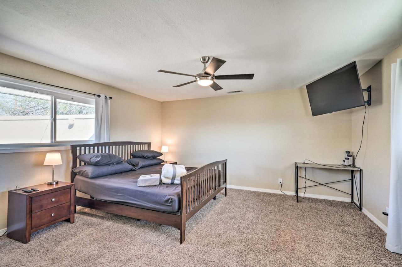 Lake Havasu Family Retreat With Patio And Game Room เลคฮาวาซูซิตี้ ภายนอก รูปภาพ